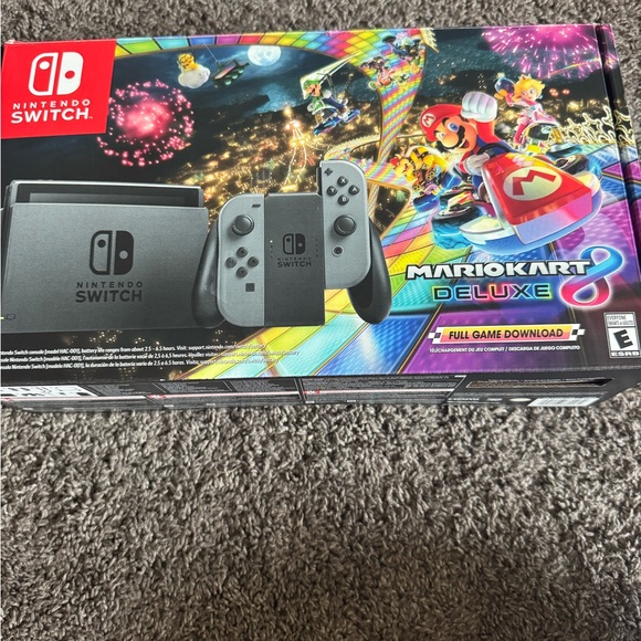 Nintendo Switch - Picture 1 of 11
